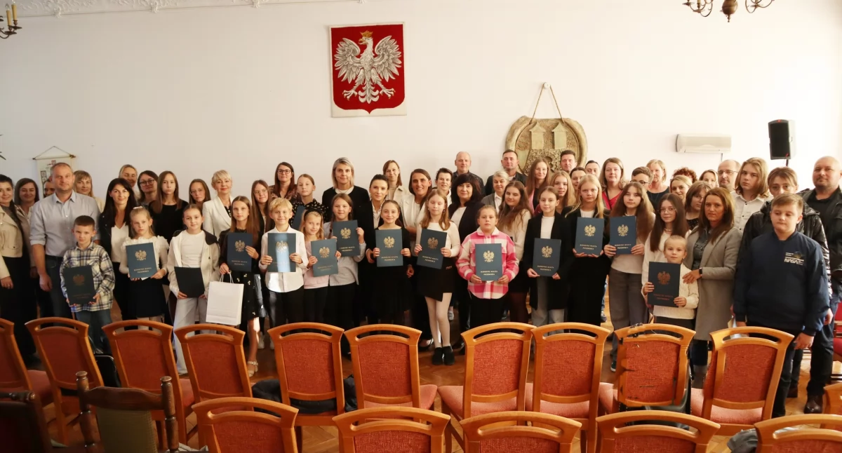 Stypendia burmistrza Przedborza za wybitne osiągnięcia w nauce i osiągnięcia artystyczne dla najlepszych uczniów