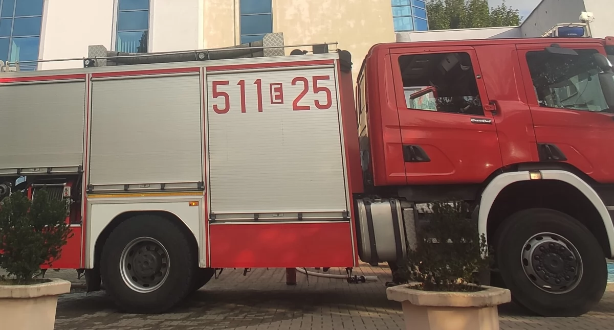 Ktoś podpalał opony. Trzy razy z rzędu. Dyżurny straży: - Może to jakiś piroman? Sprawa zgłoszona policji