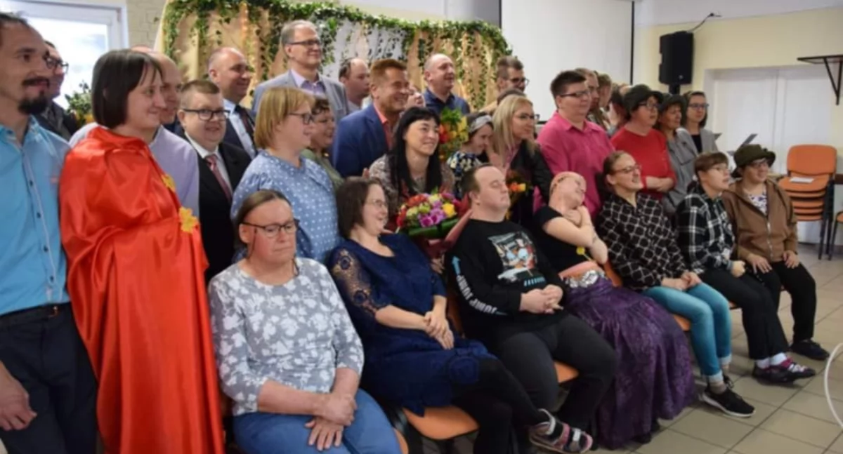 Dzisiejsze Warsztaty Terapii Zajęciowej upłynęły pod znakiem jesieni. Podczas prezentacji talentów nie zabrakło układów tanecznych i oryginalnych strojów