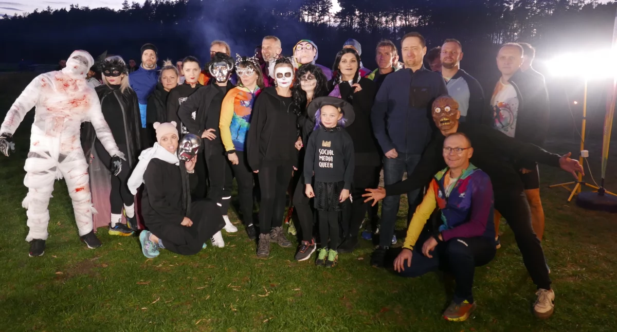 [ZDJĘCIA] Halloweenowy Bieg Charytatywny Rozbiegajmy Radomsko. Dla Krystiana, który doznał udaru