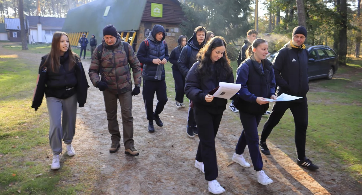 Uczniowie LO w Przedborzu najlepsi w IV edycja gry terenowej „W poszukiwaniu pieczonego ziemniaka”