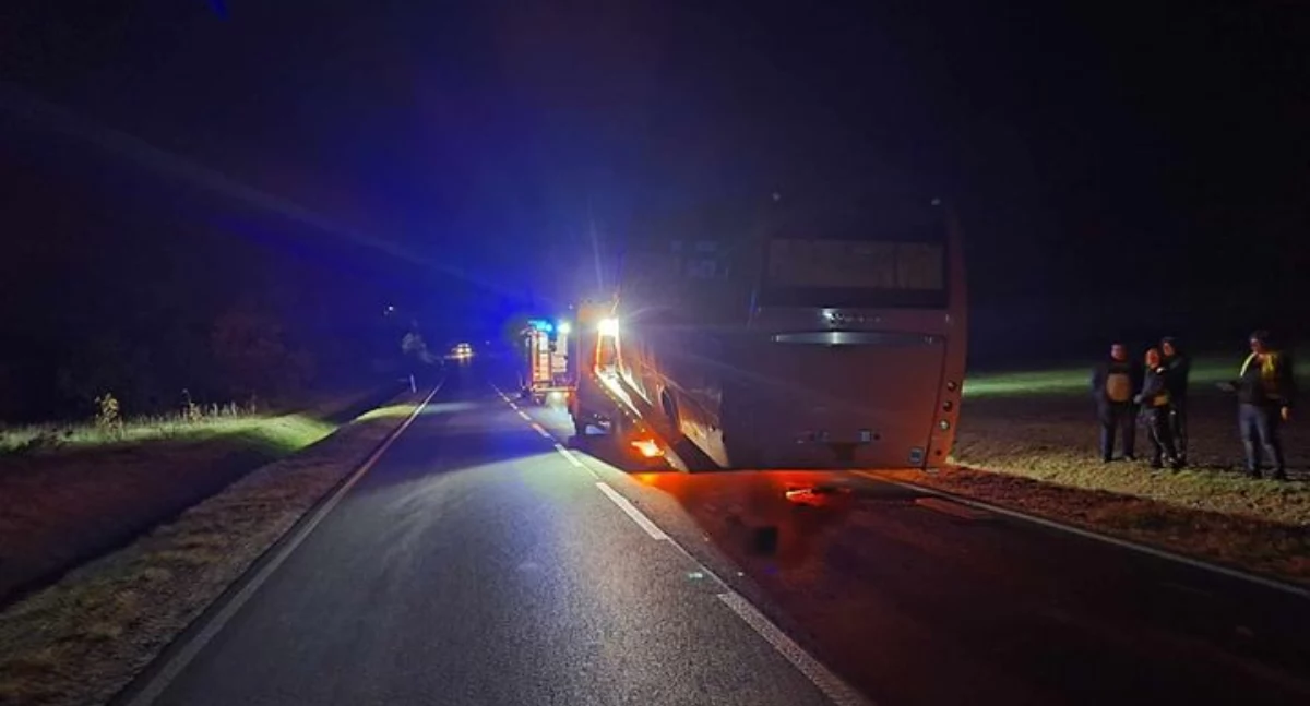 Kolizja w Szpinalowie w gminie Kamieńsk. Dyżurny radomszczańskiej straży pożarnej: - To było zderzenie z jeleniem
