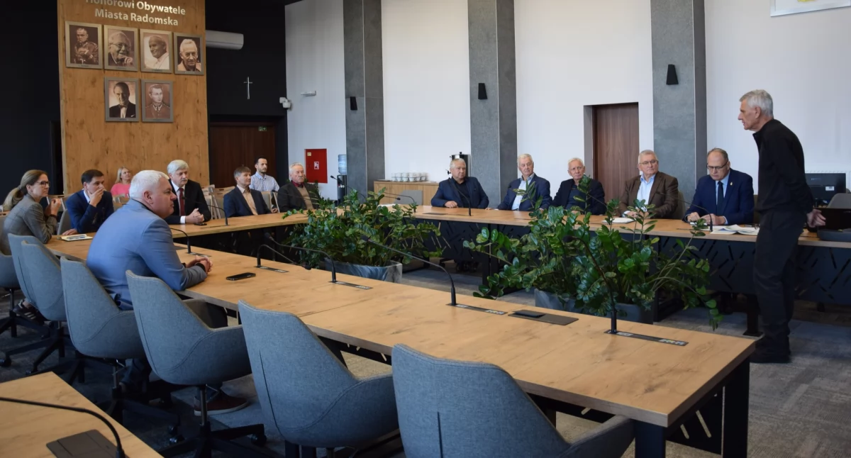 Posiedzenie Rady Gospodarczej. Prezydent przypomniał członkom o 70 milionach na drogi w strefie przemysłowej