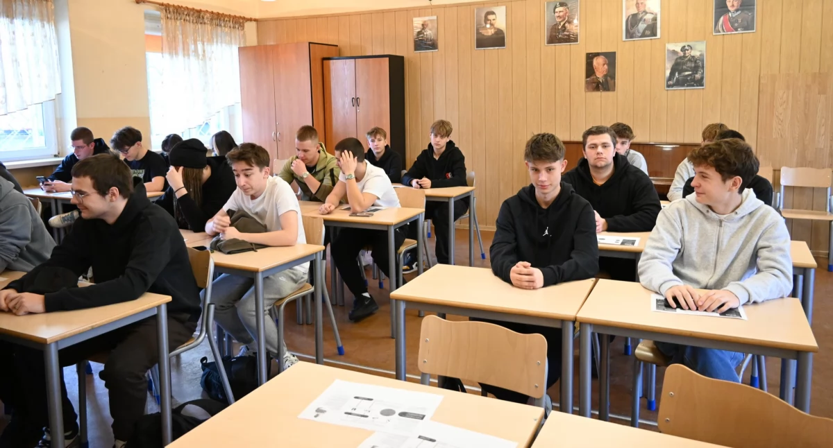 O prawach konsumentów w Elektryku. Michał Sewerynek uświadamiał młodzież