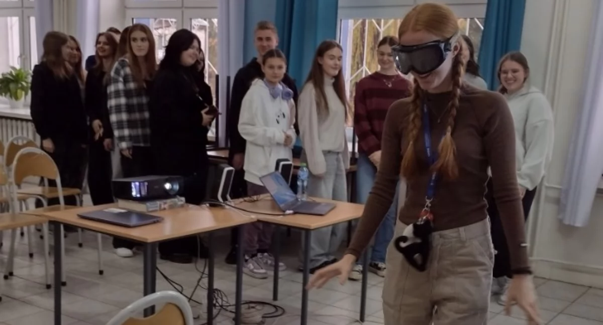 Nietypowa lekcja w II LO. Uczniowie spotkali się z przedstawicielami Sanepidu 