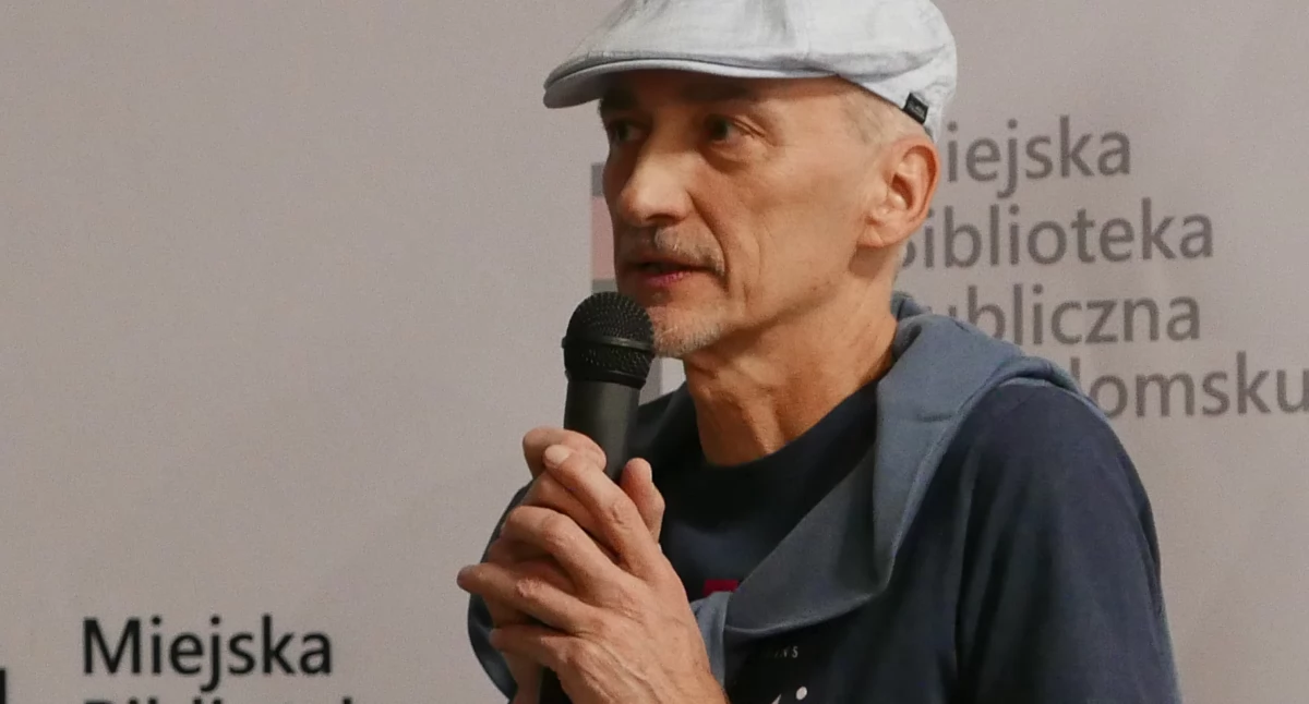 Promocja książki radomszczanina “Pomarańcze na obrazie”. Piotr Pacholik zdradził wiele pisarskich sekretów