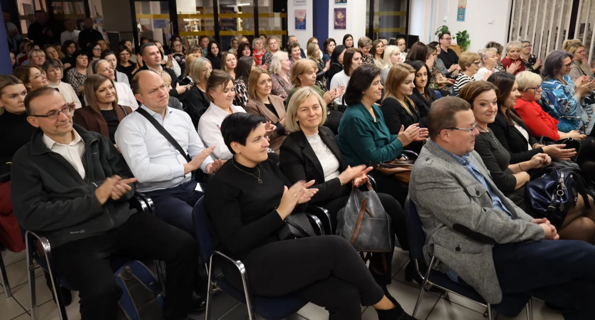 Dzień Pracownika Socjalnego. Były życzenia, podziękowania, kwiaty i nagrody
