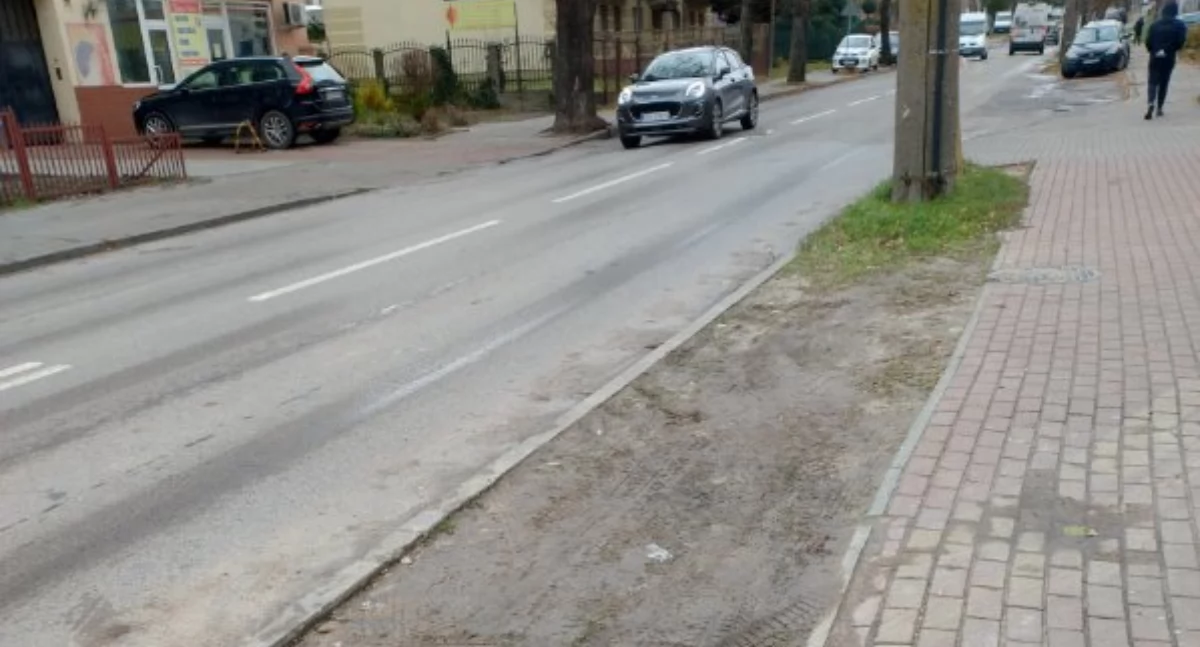 Czytelniczka: - Ja o zmarnowanych publicznych pieniądzach. Starostwo zapłaciło za wszystko, a dzisiaj tak to wygląda. Czy urzędnik się tym interesował?