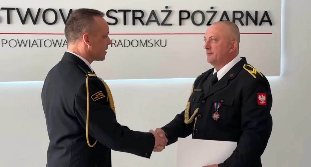 [WIDEO] Starszy ogniomistrz Krzysztof Boruta pożegnany przez druhów. Czas na zasłużoną emeryturę