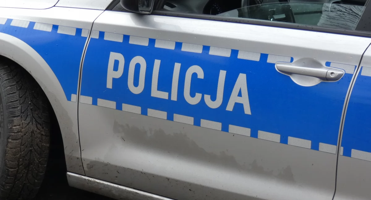 Volkswagen i Volvo uderzyły w bariery. Dwie Kolizji w Kamieńsku. A wszystko przez śliską jezdnię