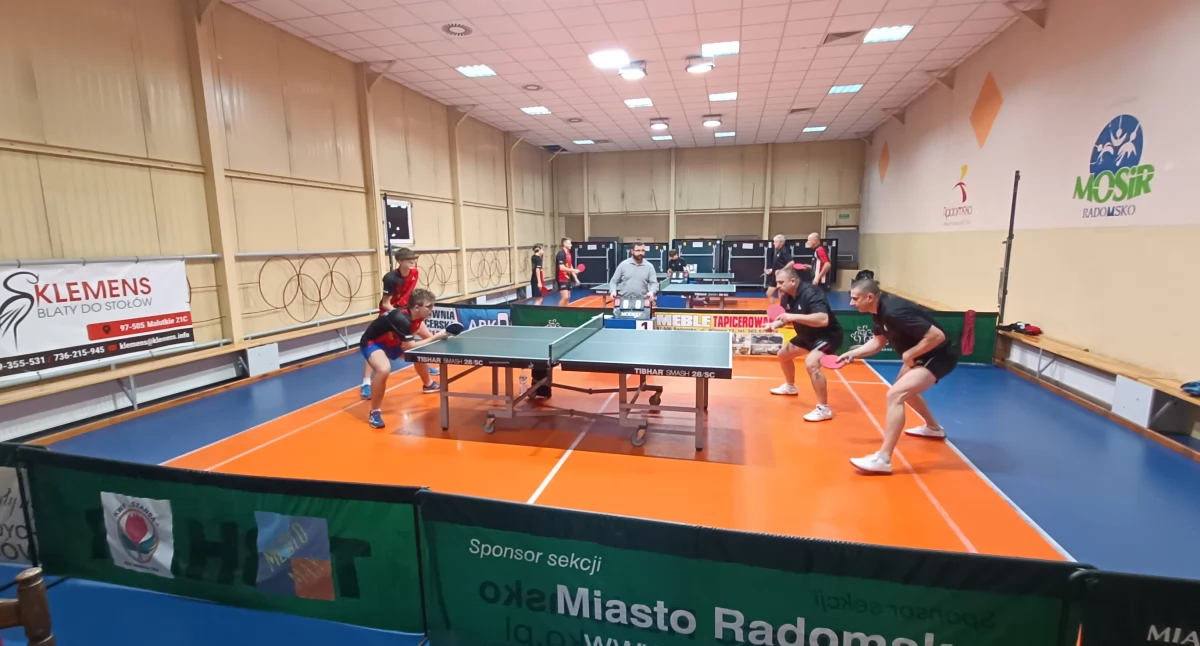 Kolejne mecze tenisistów stołowych 