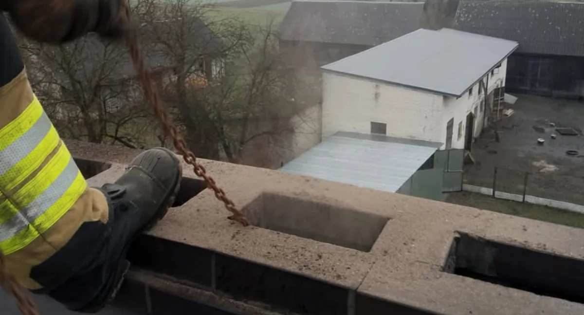 Pożar w miejscowości Budzów w gminie Żytno. Na miejscu trzy zastępy straży