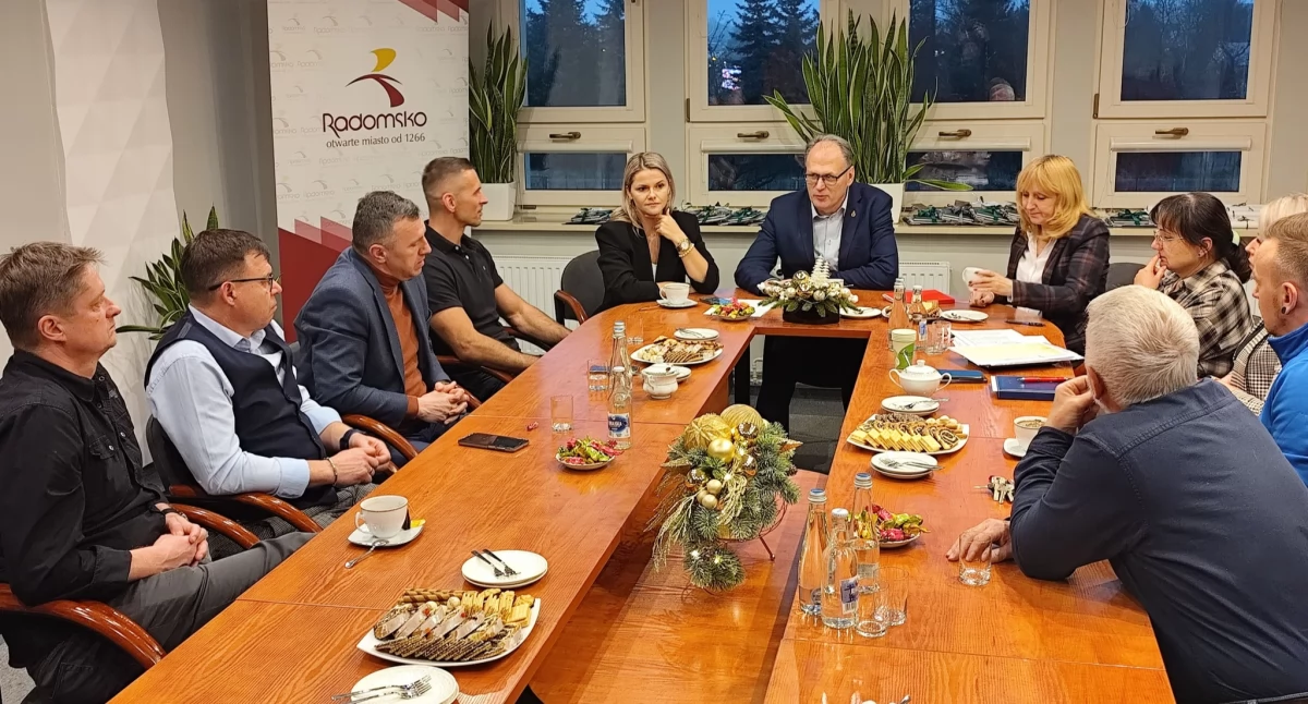 Wigilijne spotkania rozpoczęte. Jednym z pierwszych było to z członkami Miejskiej Rady Sportu