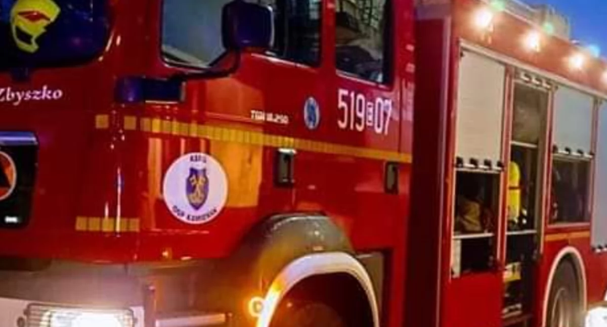 76-latek stracił czucie w nogach. Pomogli mu strażacy. Mężczyzna został odwieziony do szpitala