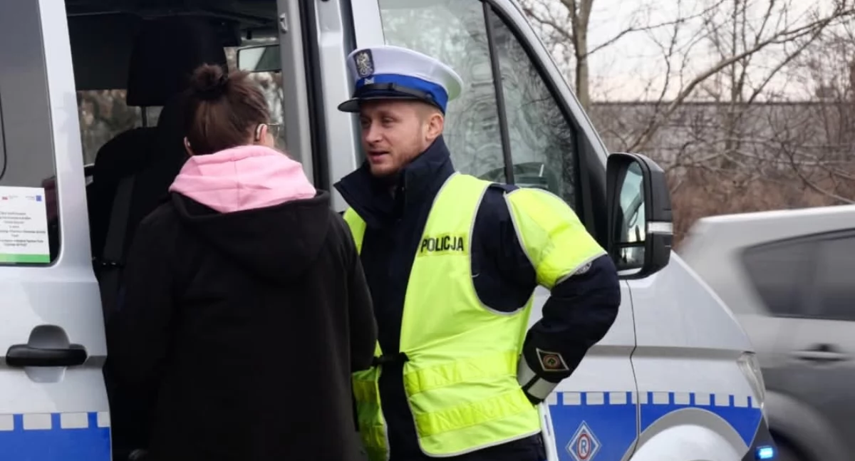 Mrugasz, że stoją? Łamiesz przepisy. Dzisiaj policjanci kontrolowali mrugających 