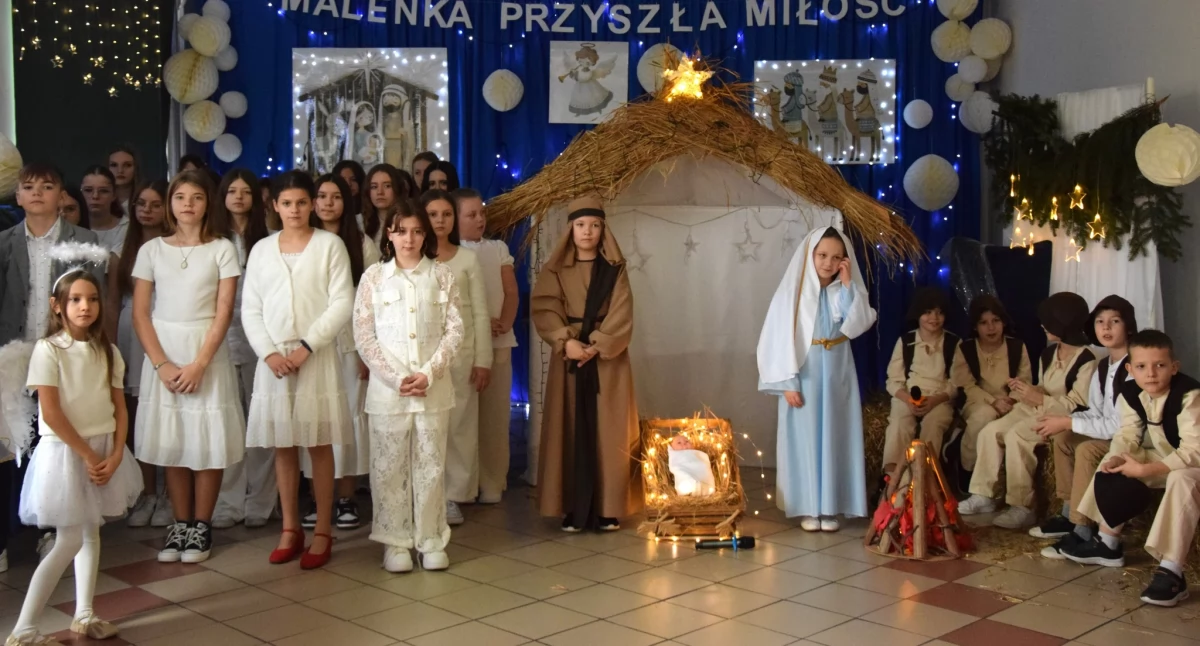 Jasełka w Publicznej Szkole Podstawowej nr 10. Wręczono nagrody laureatom szkolnych konkursów