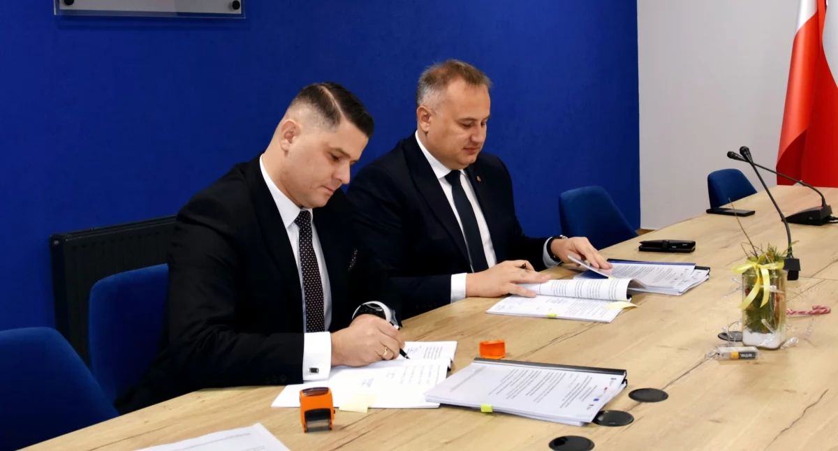 Prawie 1 milion złotych unijnego dofinansowania na dwa szkolne projekty w gminie Kamieńsk