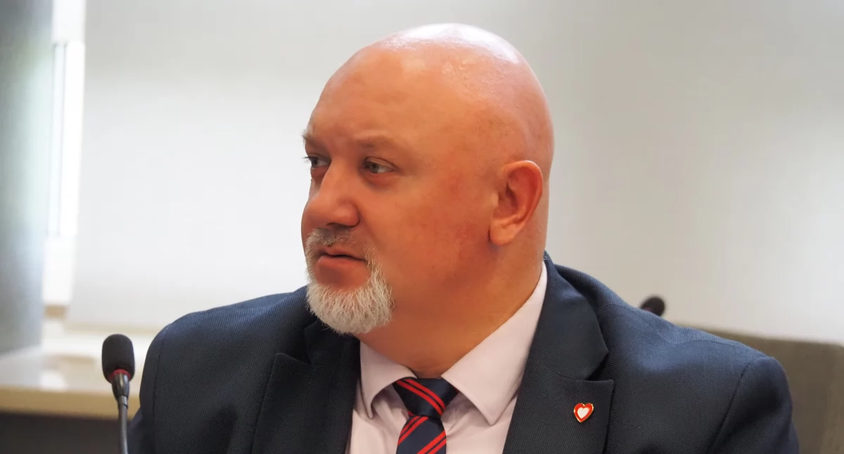 Robert Kempski (radny KO): - Mam nadzieję, że nieprzedłużenie mojej umowy w MOPS-ie to nie małostkowość prezydenta