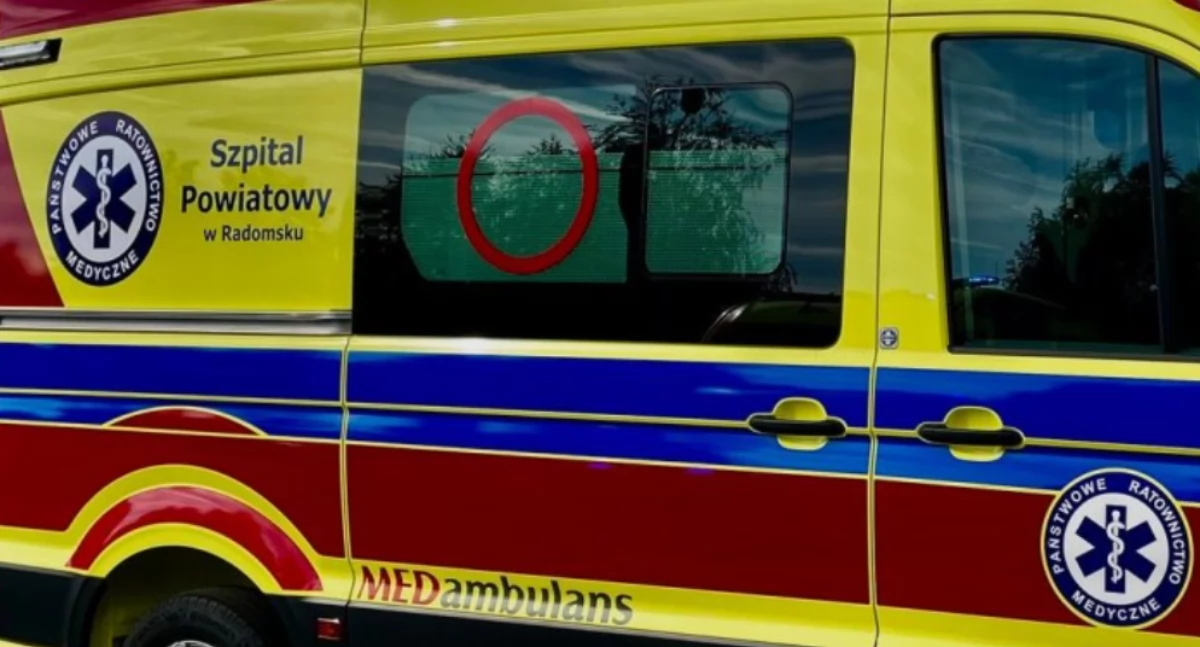 Strażacy dwa razy pomagali ratownikom medycznym. Wchodzili do mieszkań w Radomsku