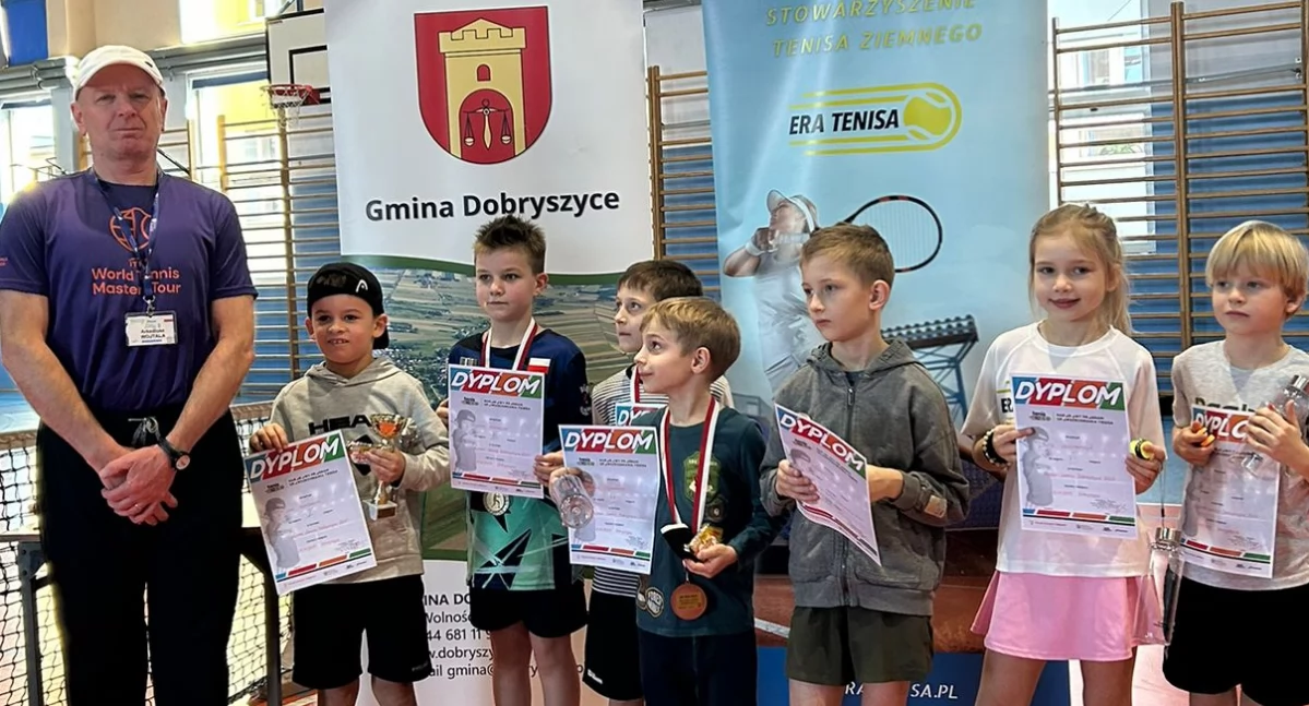 Turniej “Tenis 10” o Puchar Gminy Dobryszyce 2025. Kilkunastu zawodników z kilku miast
