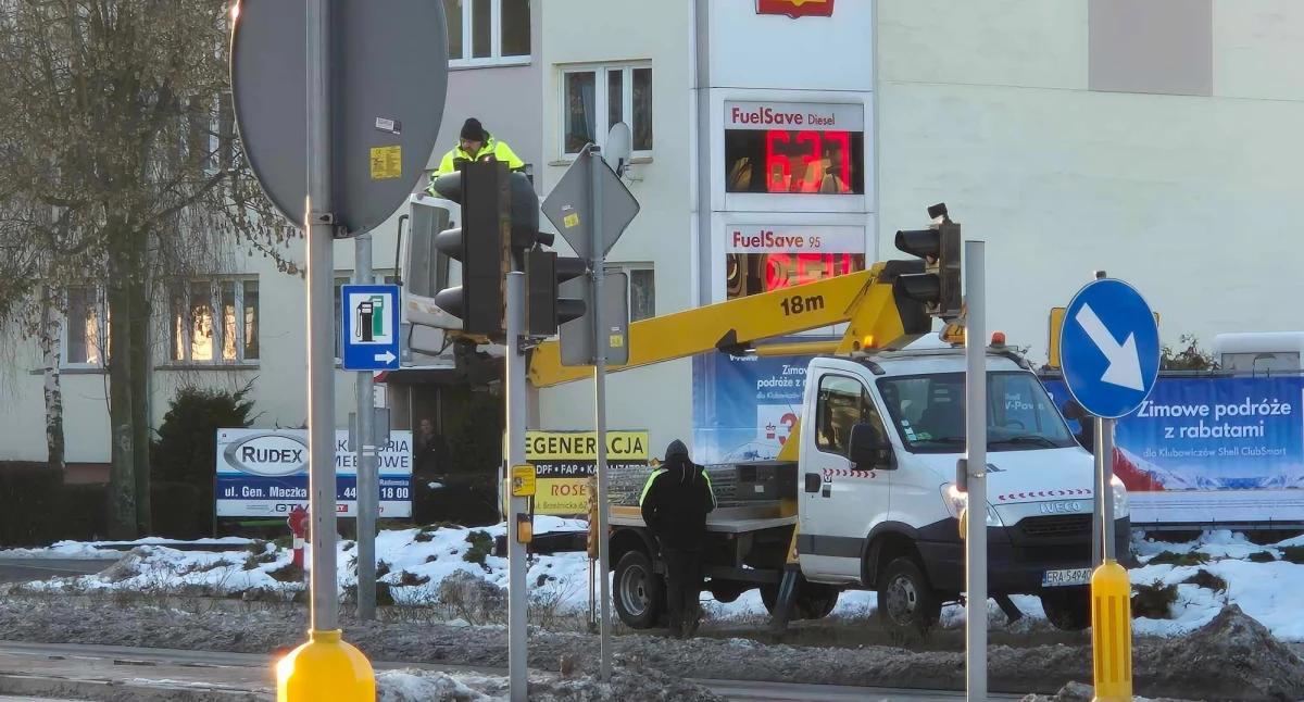 Świąteczne ozdoby nikną z ulic Radomska. To ostatni moment na zdjęcia w świątecznym klimacie