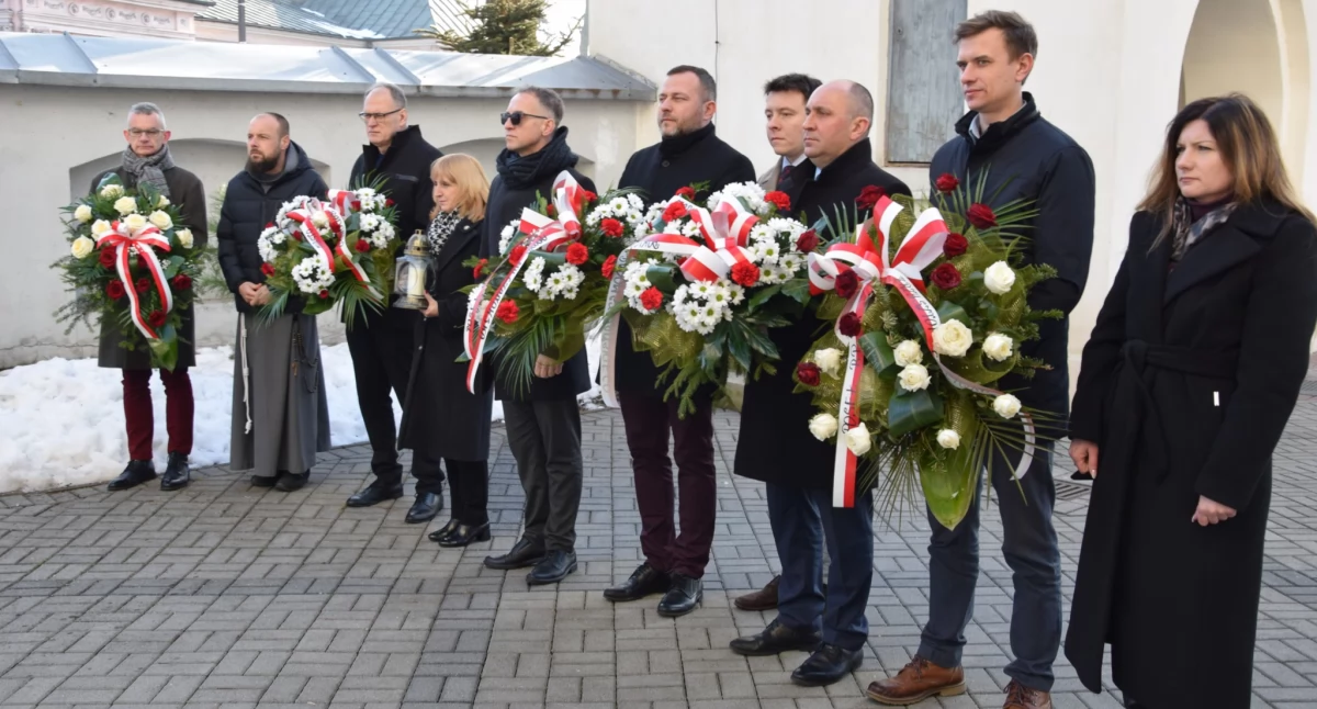162. rocznica wybuchu Powstania Styczniowego. Przedstawiciele władz i posłów złożyli kwiaty
