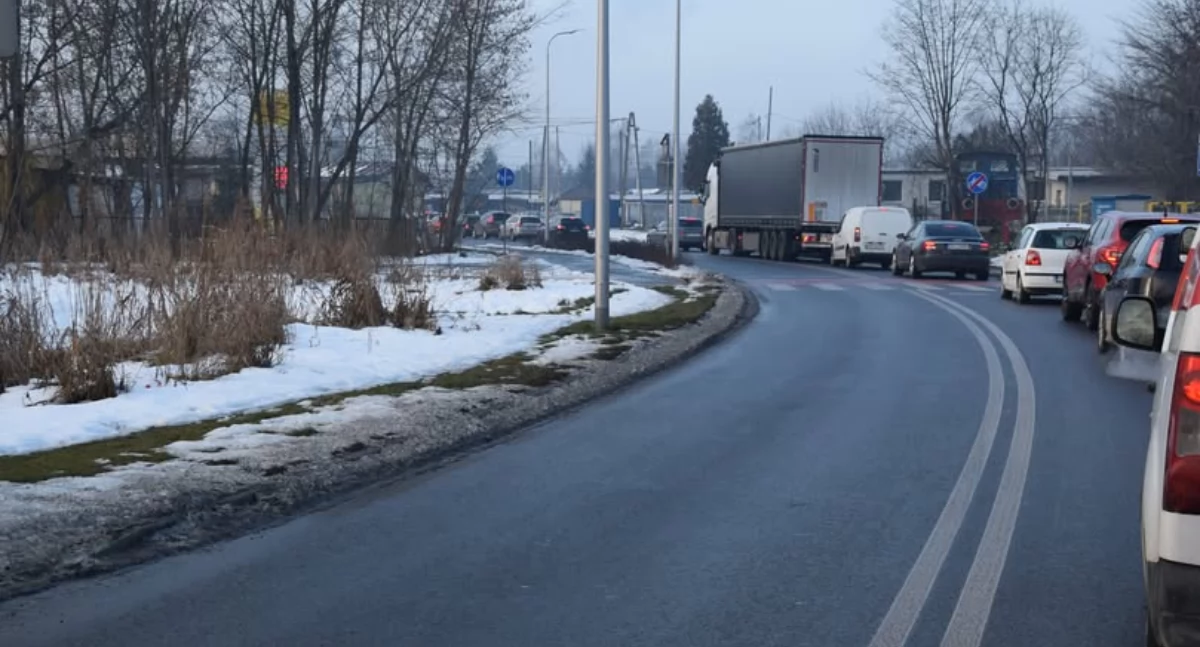 Urząd miasta pyta radomszczan: - Chcecie, żeby przejazd kolejowy w Kraszewskiego zamienić na wiadukt?