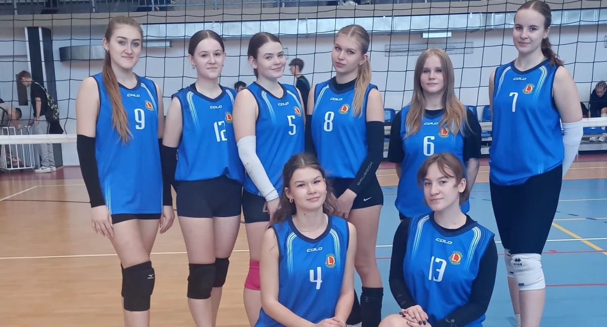 Siatkarki z II LO najlepsze w powiecie. Zawodniczki zagrają w półfinale Mistrzostw Województwa Łódzkiego