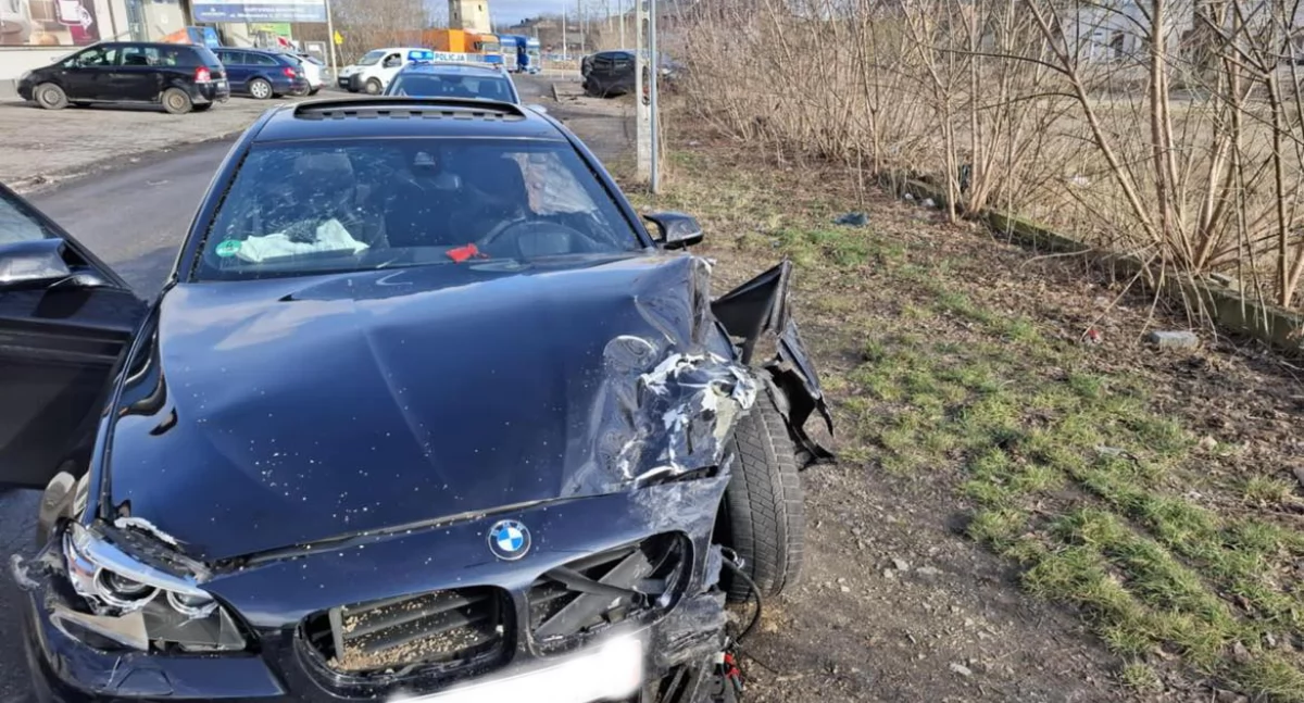 Radomsko: BMW uderzyło w Forda na Młodzowskiej