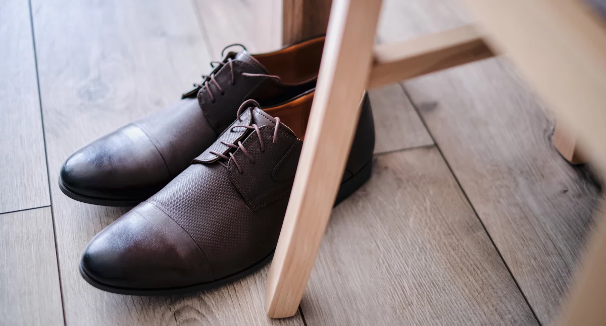 Buty skórzane – dlaczego warto inwestować w naturalną skórę?