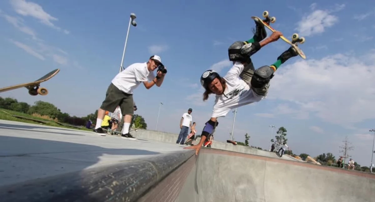 Władza w Przedborzu: - Ej, skaterzy i riderzy! Chcemy wyremontować skate park. Przyjdźcie, omówimy sprawę