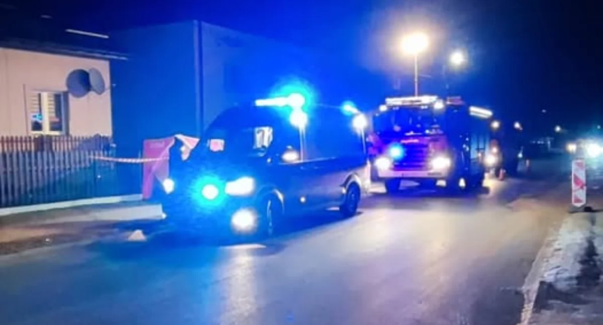 Mężczyzna stracił przytomność. Leżał na chodniku. Wezwano ratowników i strażaków