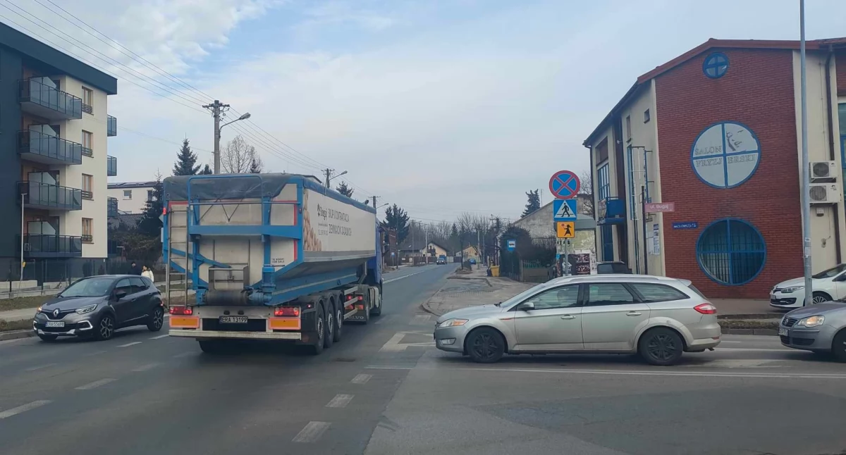 Powiat apeluje o przebudowę skrzyżowania a miasto: halo, byliście na tym samym spotkaniu? Przecież decyzje są