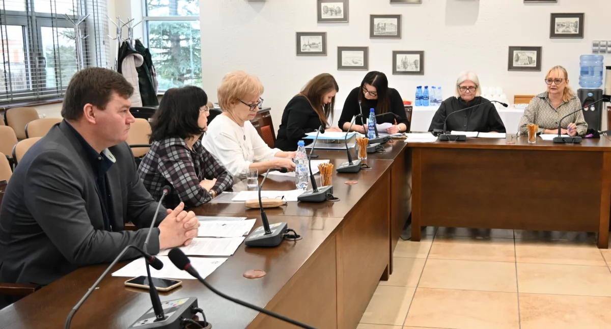 Powiatowa Społeczna Rada do spraw Osób Niepełnosprawnych. Było dużo o pieniądzach