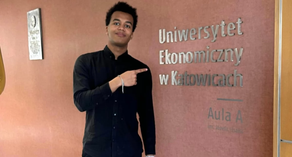 XX edycja Olimpiady Przedsiębiorczości. Z II LO do testu przystąpił Antonio Amaraegbu