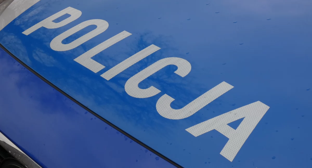 Nastolatek zamknął się w łazience i zagroził, że coś sobie zrobi. Na pomoc ruszyły służby ratunkowe