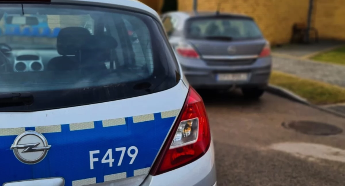 - Wiozę żonę do szpitala, pomożecie? Sierżant Kopera i posterunkowa Kołodziejczyk-Sil włączyli sygnały. Chodziło o życie 30-latki