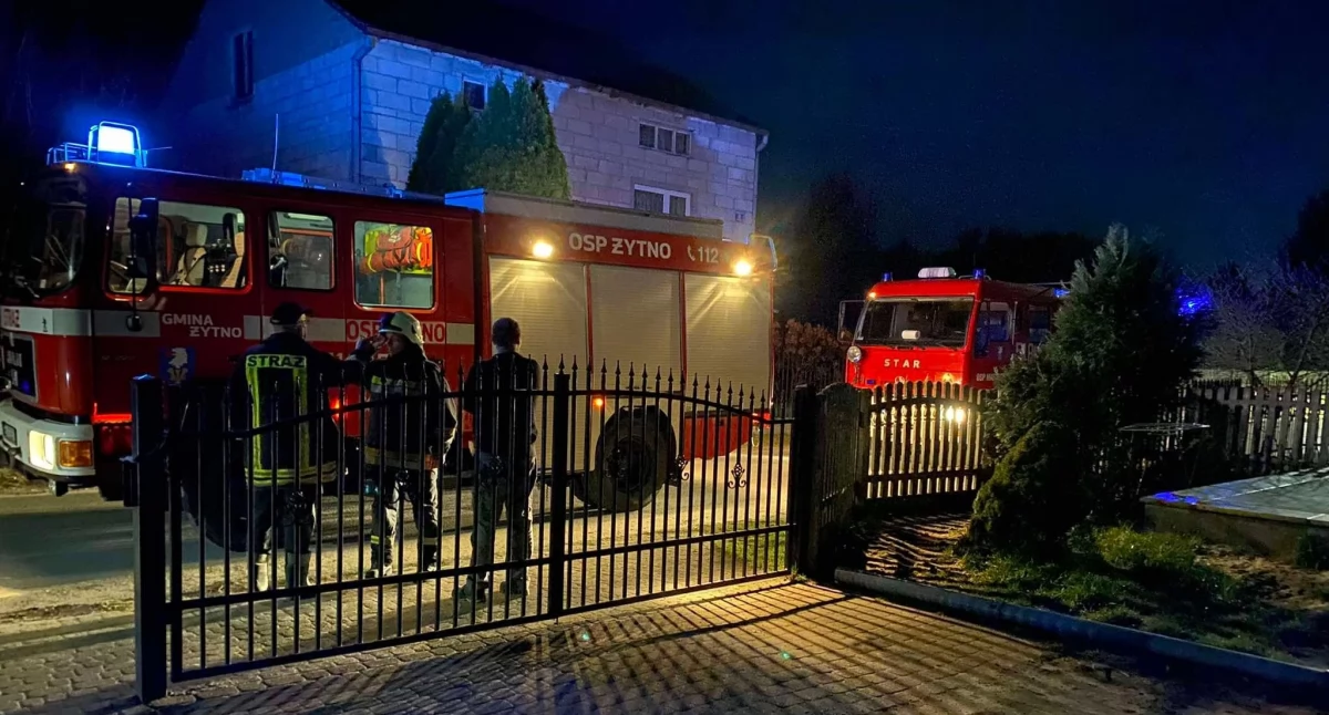 Strażacy wezwani do miejscowości Ciężkowiczki. Kolejny w sezonie pożar sadzy w kominie
