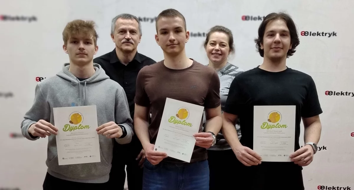 Alan, Kacper i Michał, uczniowie Elektryka wyróżnieni w Międzynarodowym Konkursie Informatycznym „Bóbr”