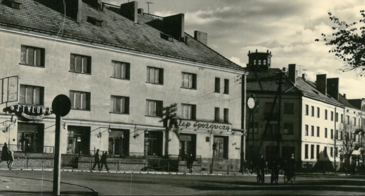Patrol spostrzegł trzech mężczyzn pod oknem piekarza Dykermana [Historia Gazetą pisana] 