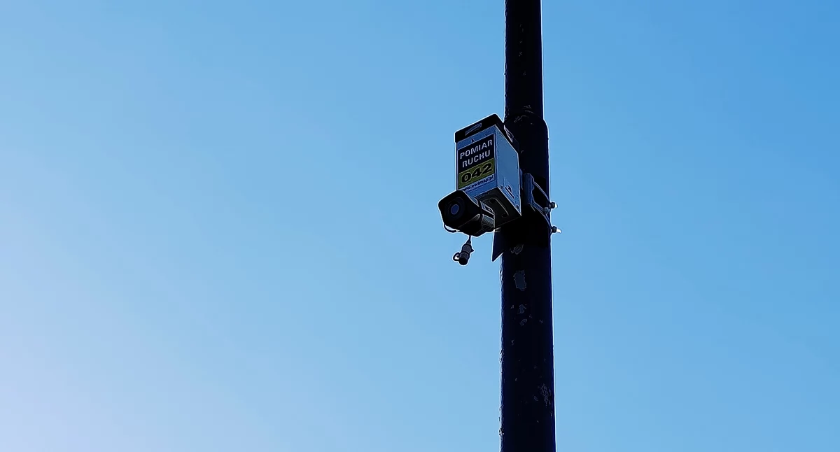 Czytelnik: - Co to za kamera zaraz za wiaduktem? Jakiś nowy fotoradar? GDDKiA: - Spokojnie, my mandatów nie wystawiamy