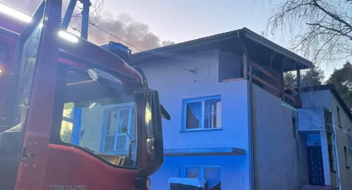 Dwa pożary sadzy w kominach. Do akcji wysłano w sumie siedem zastępów straży