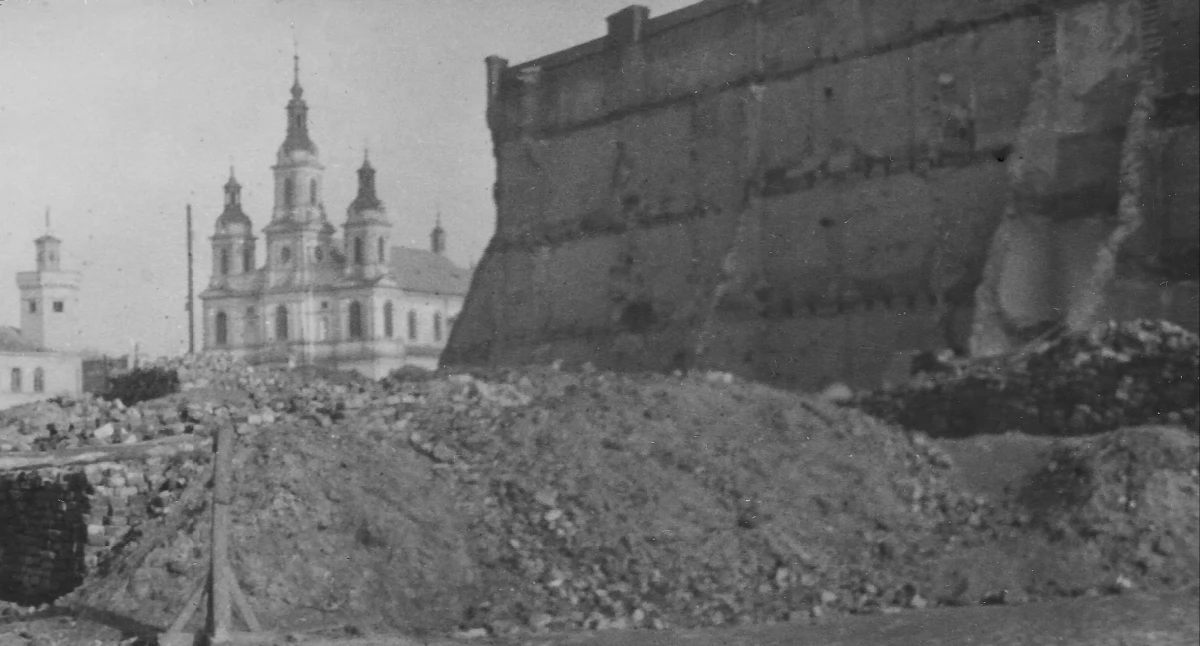 Historia wg. Nowaka: Wojenna historia biedy. 8 kilogramów chleba. Na miesiąc