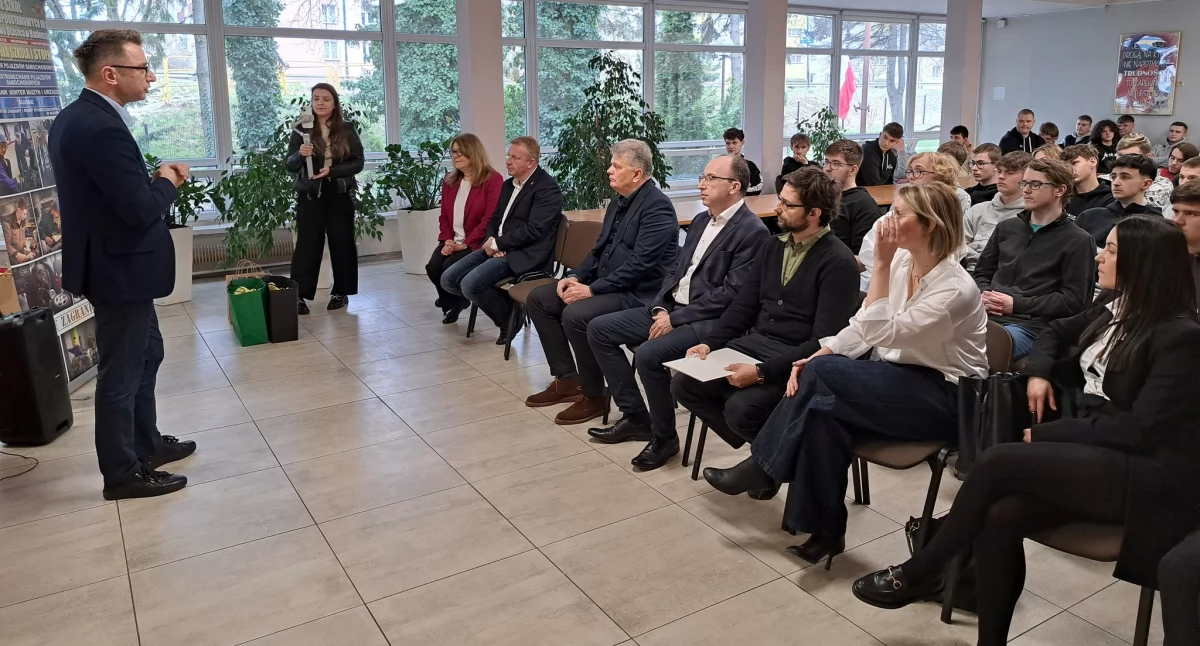 Konstalex rozpoczyna współpracę z Mechanikiem. Będą stypendia dla najlepszych uczniów