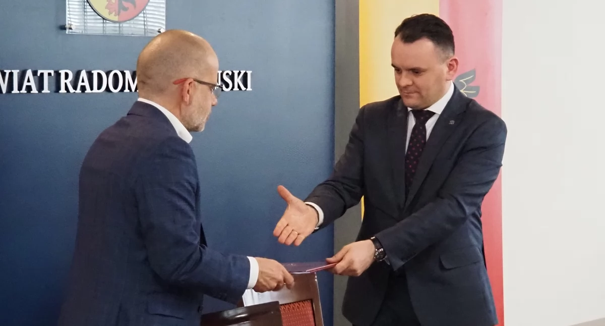 [FILM] Prawie 40 mln zł kosztować będzie przebudowa ulicy Brzeźnickiej. Wykonawca ma 39 miesięcy na zakończenie prac