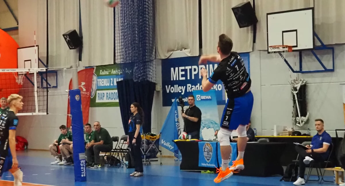 [ZDJĘCIA] Final Four w Miejskiej Hali Sportowej Radomszczanie grają o mistrzostwo III ligi. Po dwóch meczach METPRIM Volley ma na swoim koncie dwa zwycięstwa