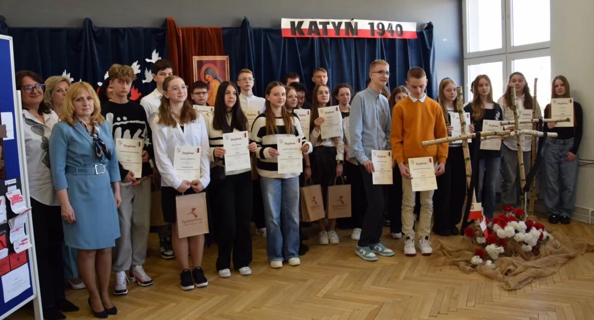 Bartosz Wolski zwycięzcą 21. Powiatowego Konkursu Katyńskiego. Udział wzięło 38 uczniów