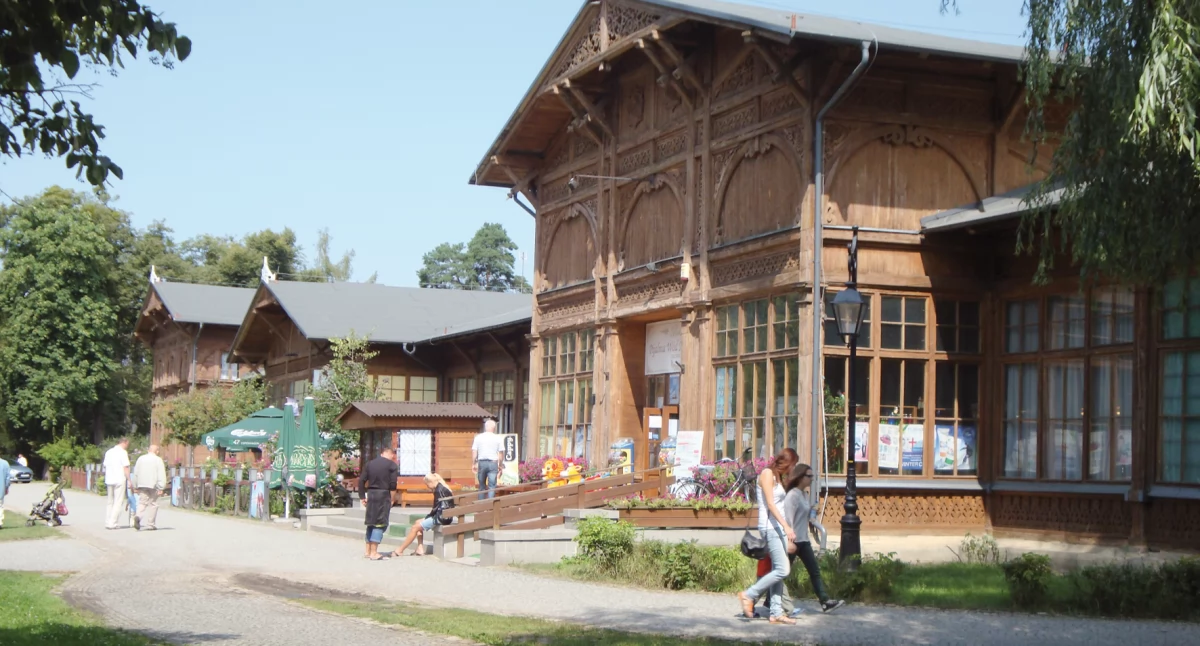 A róże w zębach mi przynosił. Radomszczanie opowiadają, co się dzieje na turnusach w sanatoriach