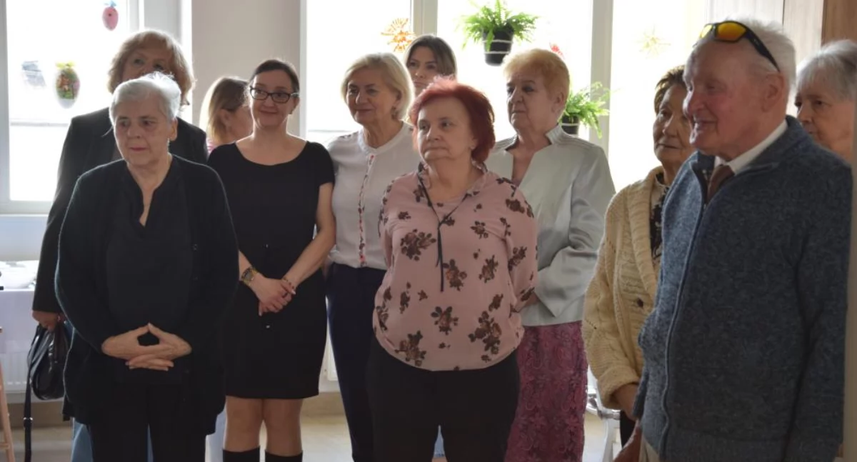 Uroczyste śniadanie wielkanocne w Dziennym Domu „Senior+”. Były życzenia i wielkanocne jajeczko