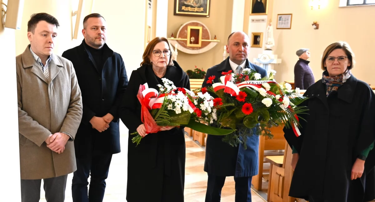 Uczcili pamięć 96 ofiar katastrofy smoleńskiej. Na pokładzie samolotu było 96 osób